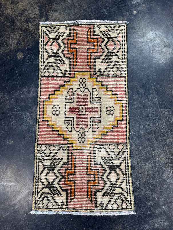 Turkish Yastik Rug 1'5" x 2'11" #24179