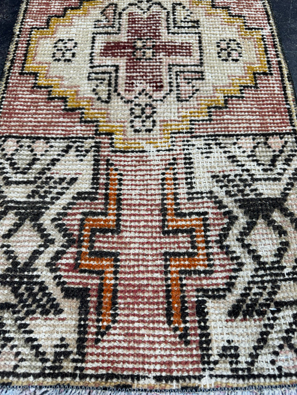 Turkish Yastik Rug 1'5" x 2'11" #24179