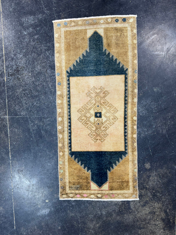 Turkish Yastik Rug 1'5" x 3'2" #24183