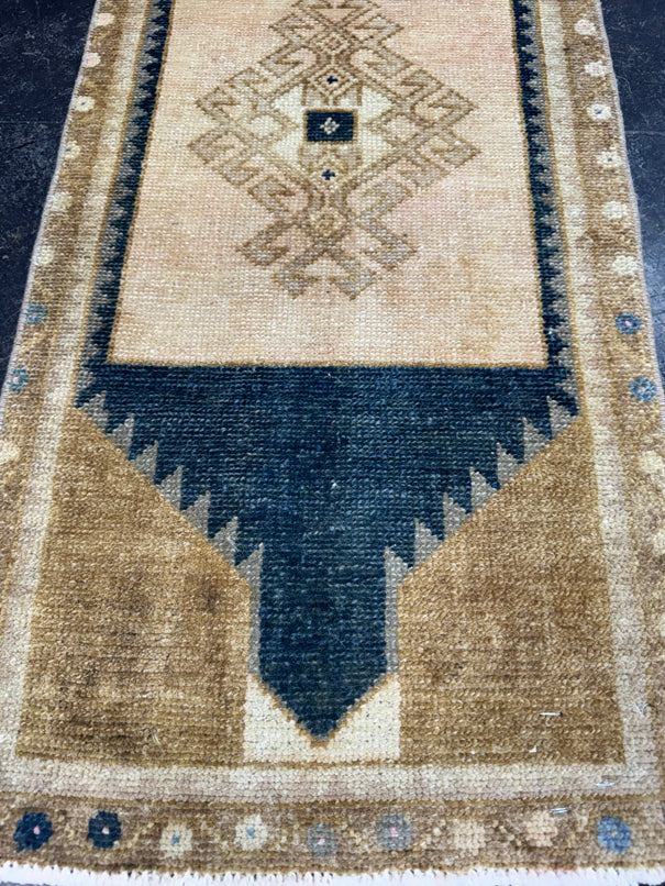 Turkish Yastik Rug 1'5" x 3'2" #24183