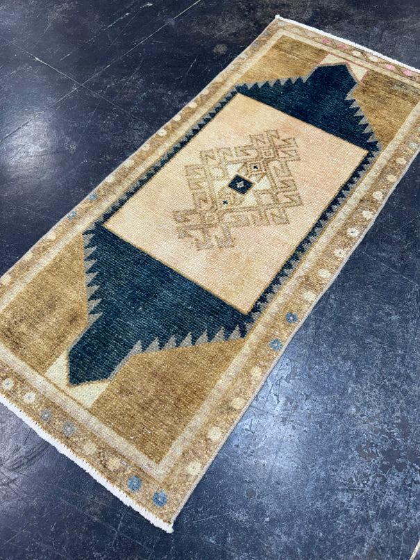 Turkish Yastik Rug 1'5" x 3'2" #24183