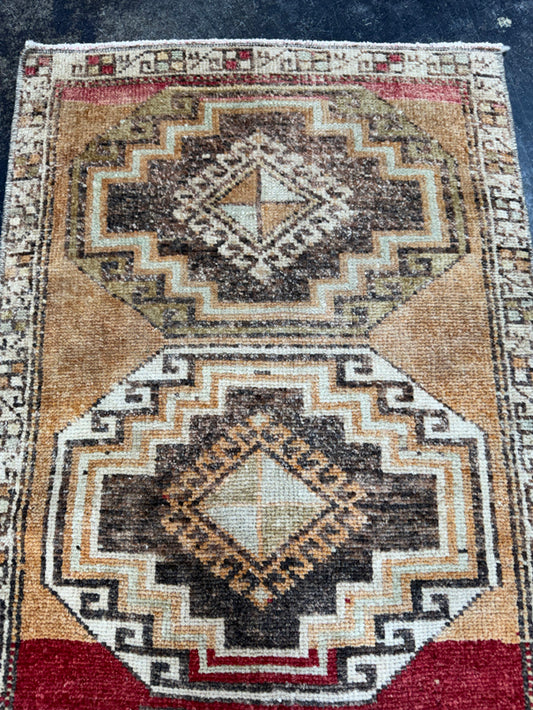 Turkish Yastik Rug 1'8" x 3' #24182