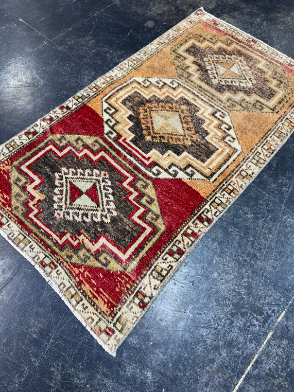 Turkish Yastik Rug 1'8" x 3' #24182