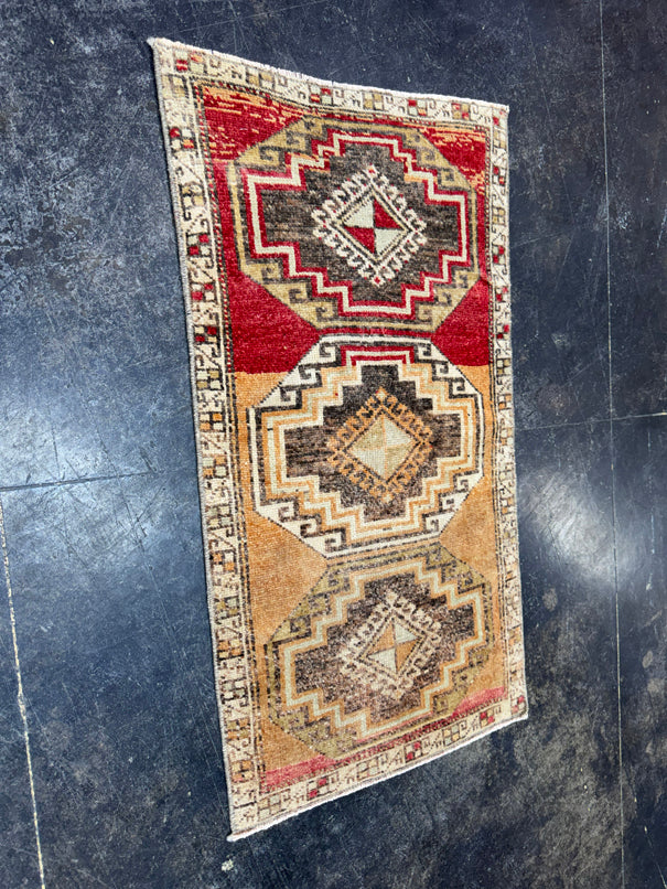 Turkish Yastik Rug 1'8" x 3' #24182