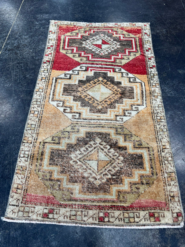 Turkish Yastik Rug 1'8" x 3' #24182