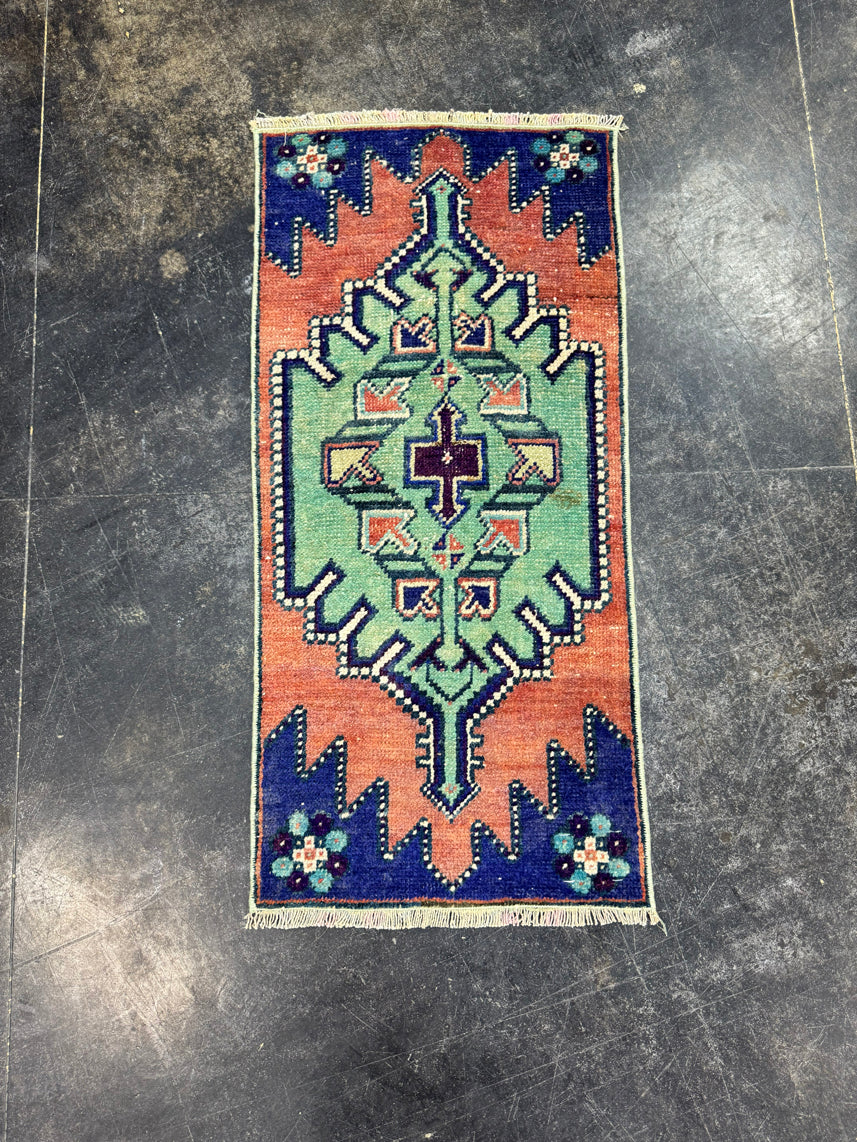 Turkish Yastik Rug 1'5" x 2'11" #24158