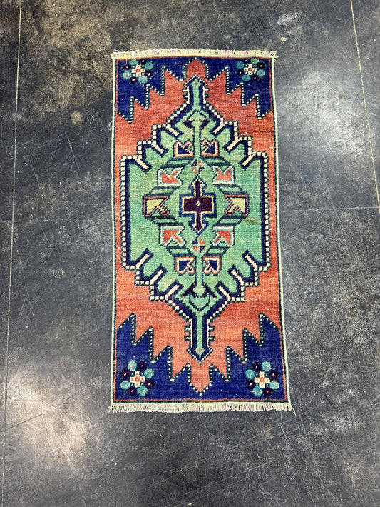 Turkish Yastik Rug 1'5" x 2'11" #24158