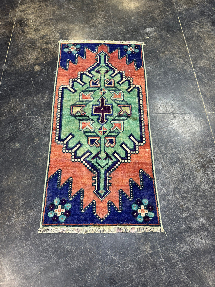 Turkish Yastik Rug 1'5" x 2'11" #24158