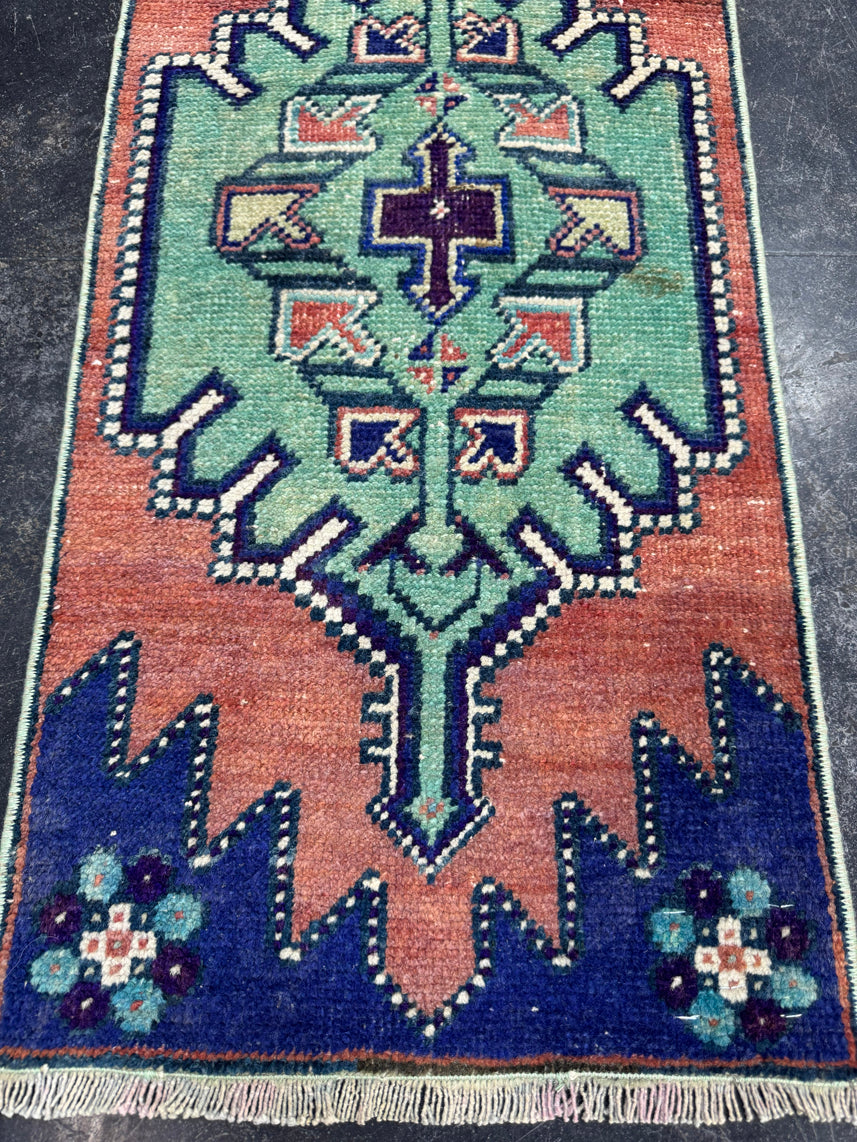 Turkish Yastik Rug 1'5" x 2'11" #24158