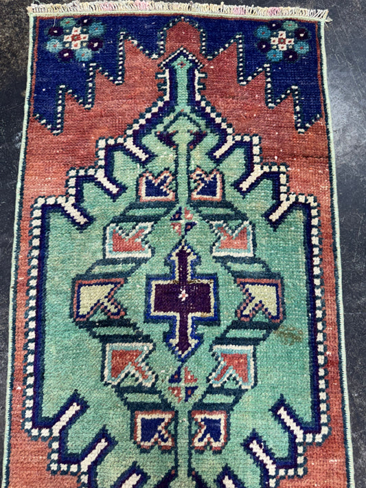 Turkish Yastik Rug 1'5" x 2'11" #24158