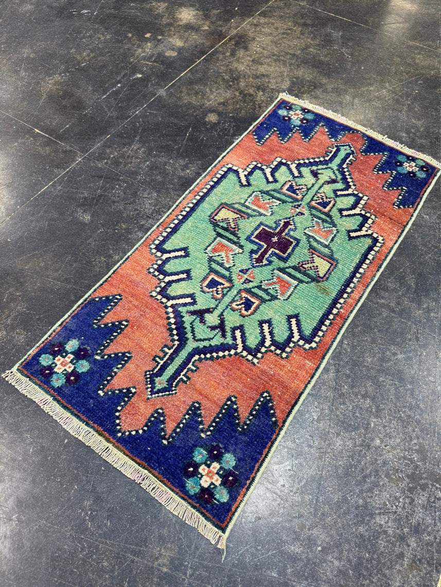 Turkish Yastik Rug 1'5" x 2'11" #24158