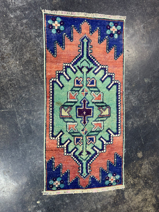 Turkish Yastik Rug 1'5" x 2'11" #24158