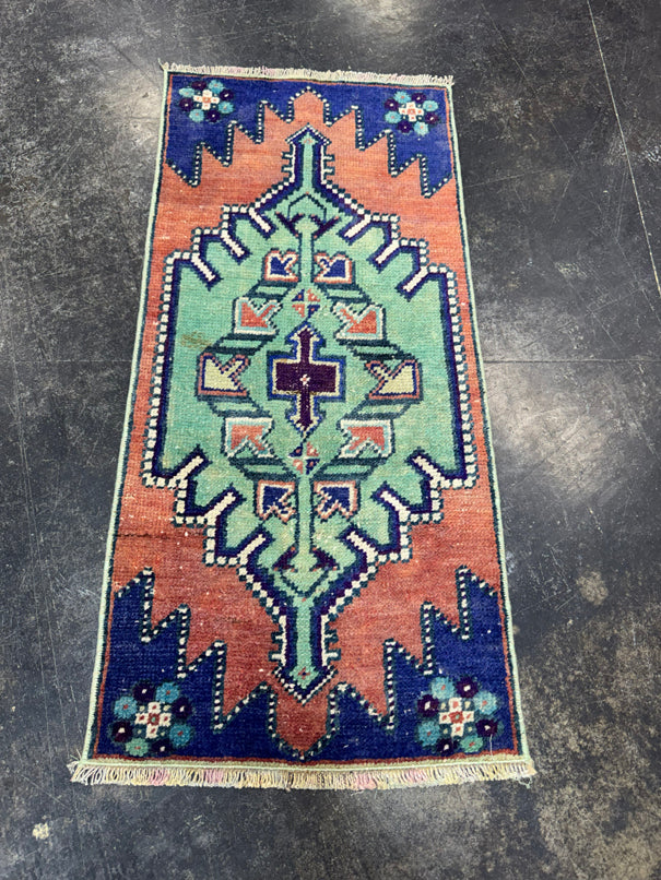 Turkish Yastik Rug 1'5" x 2'11" #24158