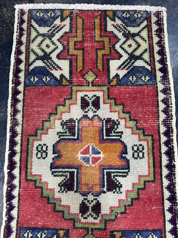 Turkish Yastik Rug 1'7" x 3' #24156