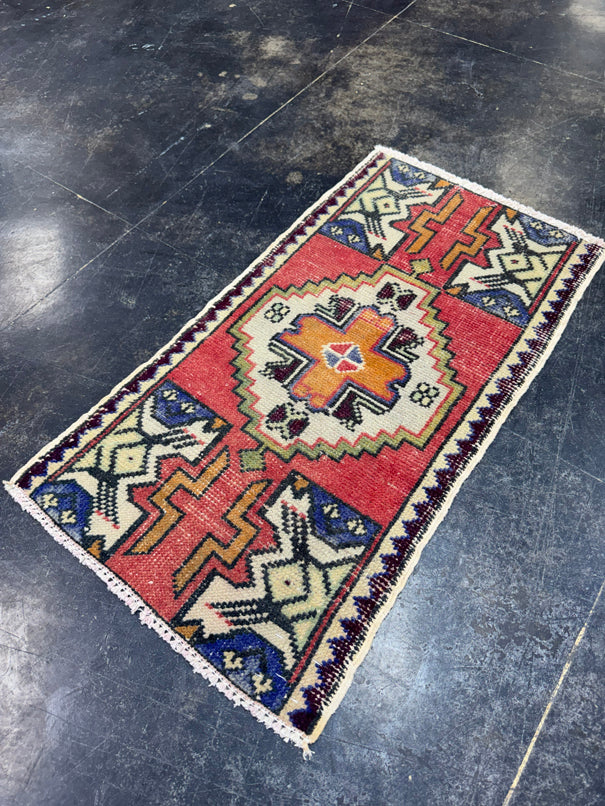 Turkish Yastik Rug 1'7" x 3' #24156