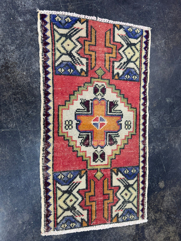 Turkish Yastik Rug 1'7" x 3' #24156