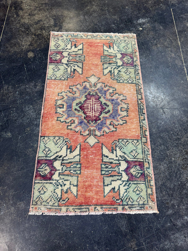 Turkish Yastik Rug 1'6" x 2'9" #24157