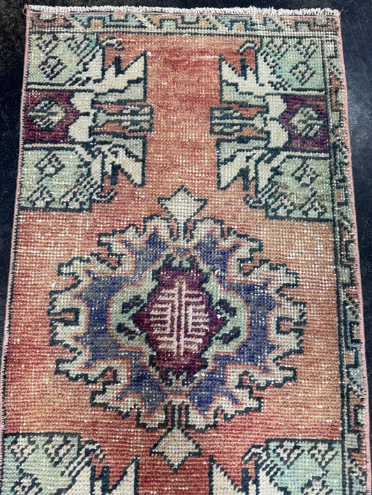 Turkish Yastik Rug 1'6" x 2'9" #24157