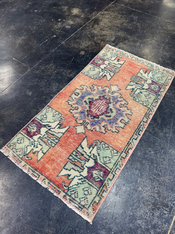 Turkish Yastik Rug 1'6" x 2'9" #24157