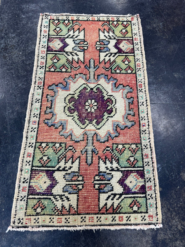 Turkish Yastik Rug 1'7" x 2'11" #24159