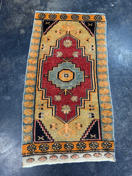 Turkish Yastik Rug 1'6" x 2'9" #24155