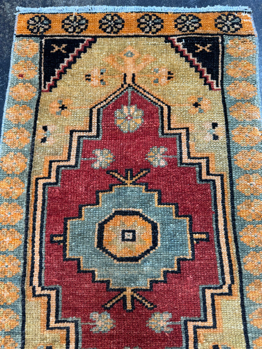 Turkish Yastik Rug 1'6" x 2'9" #24155