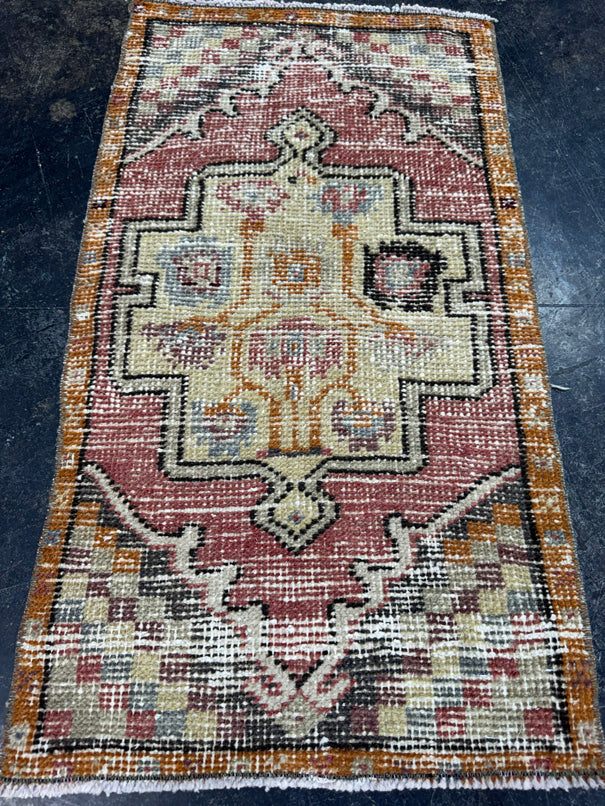 Turkish Yastik Rug 1'7" x 2'10" #24152