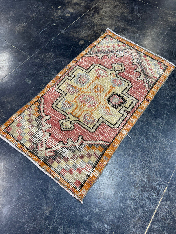 Turkish Yastik Rug 1'7" x 2'10" #24152