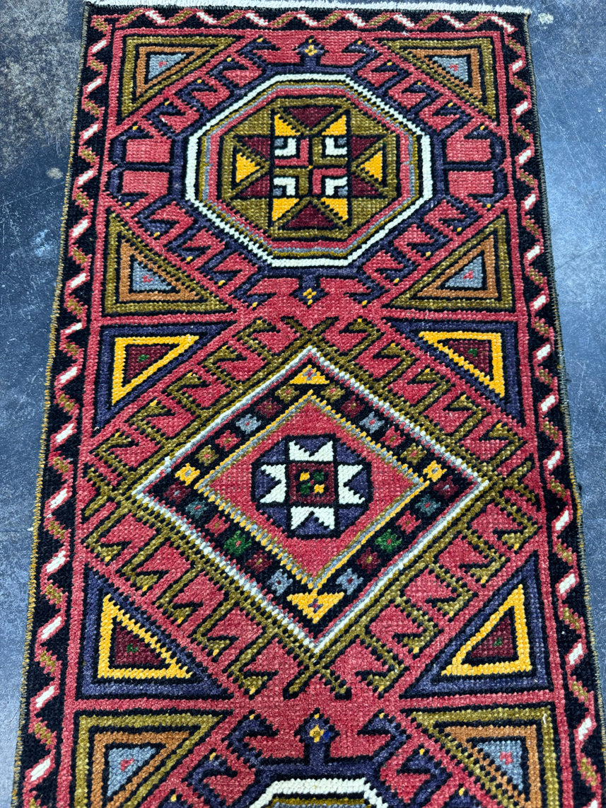 Turkish Yastik Rug 1'5" x 3'2" #24153