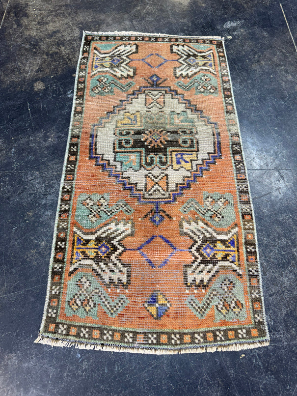 Turkish Yastik Rug 1'5" x 2'10" #24154