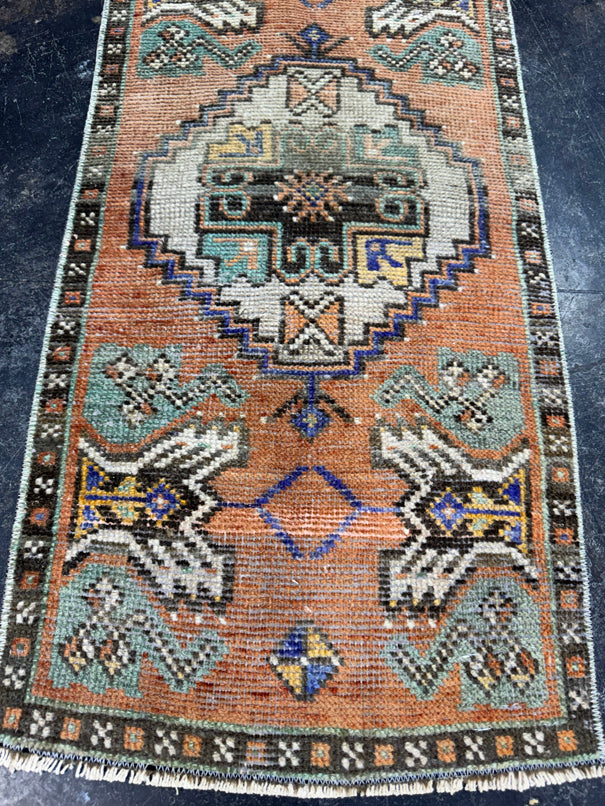Turkish Yastik Rug 1'5" x 2'10" #24154