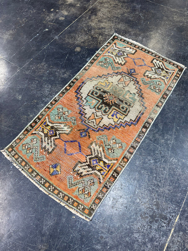Turkish Yastik Rug 1'5" x 2'10" #24154