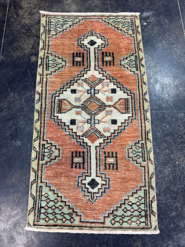 Turkish Yastik Rug 1'8" x 3'4" #24130