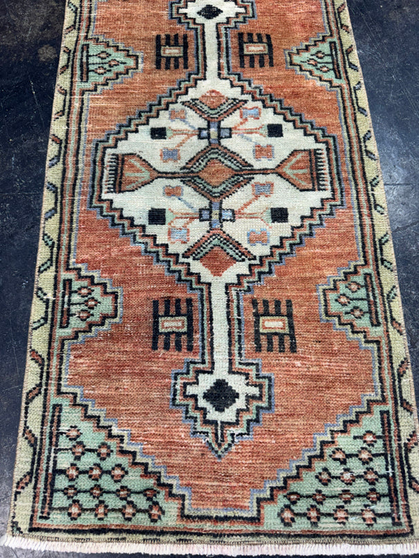 Turkish Yastik Rug 1'8" x 3'4" #24130