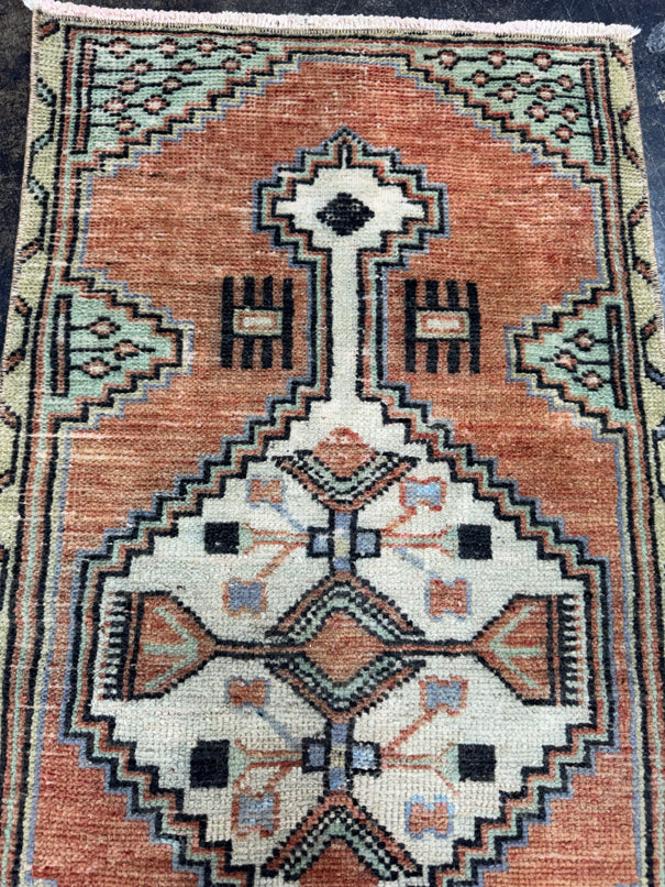 Turkish Yastik Rug 1'8" x 3'4" #24130
