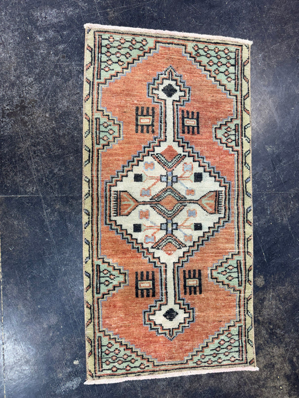 Turkish Yastik Rug 1'8" x 3'4" #24130