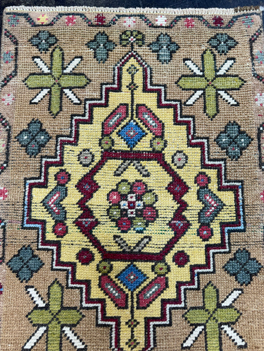 Turkish Yastik Rug 1'8" x 2'6" #24126