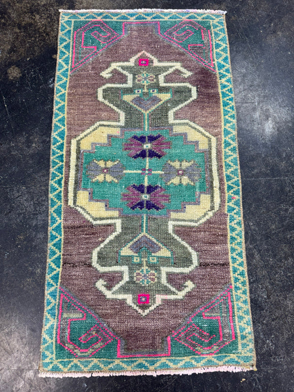 Turkish Yastik Rug 1'4" x 2'8" #24128