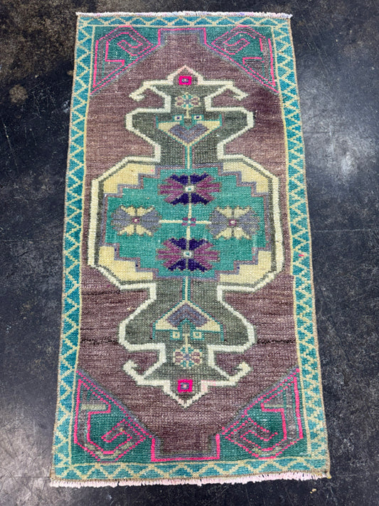 Turkish Yastik Rug 1'4" x 2'8" #24128