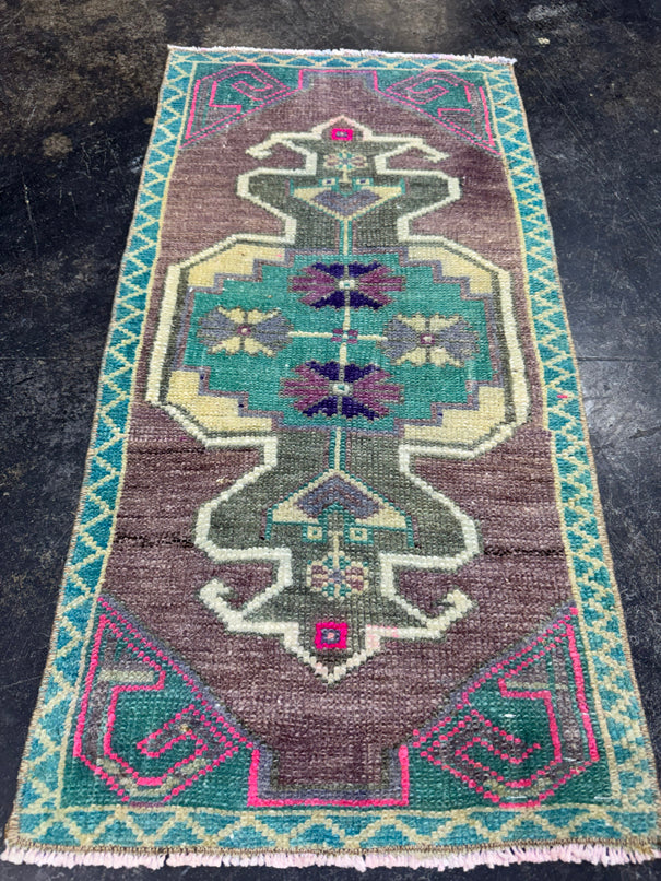 Turkish Yastik Rug 1'4" x 2'8" #24128