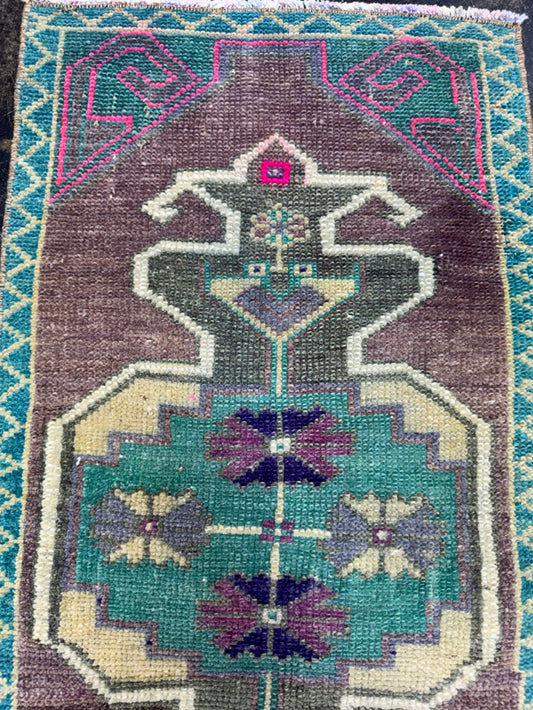 Turkish Yastik Rug 1'4" x 2'8" #24128