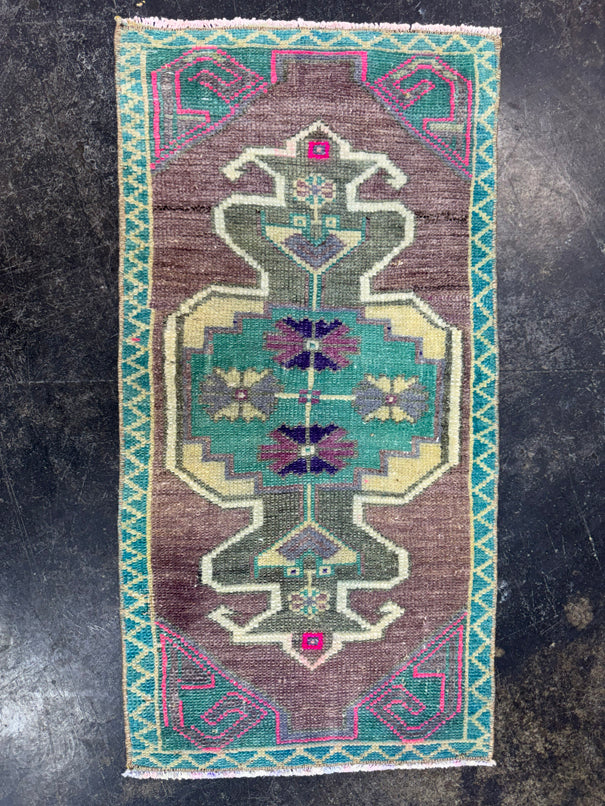Turkish Yastik Rug 1'4" x 2'8" #24128