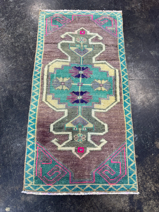 Turkish Yastik Rug 1'4" x 2'8" #24128