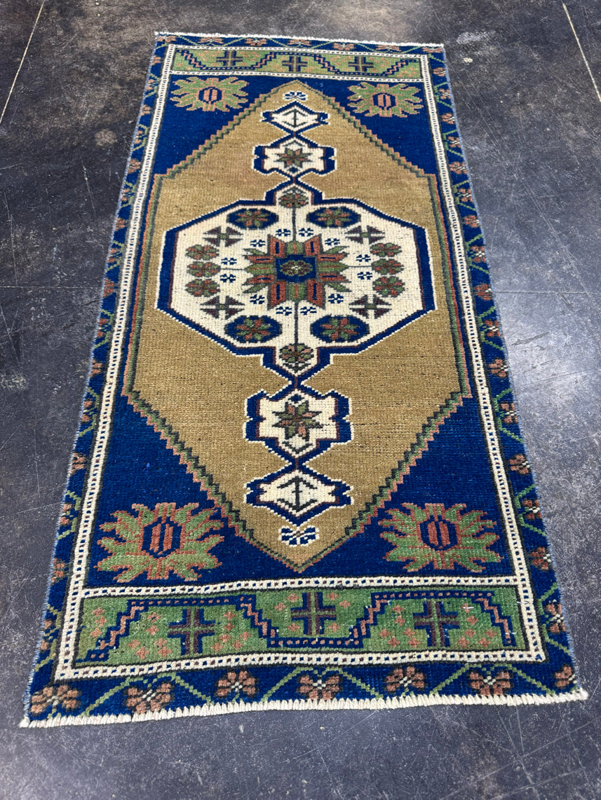 Turkish Yastik Rug 1'7" x 3'2" #24127