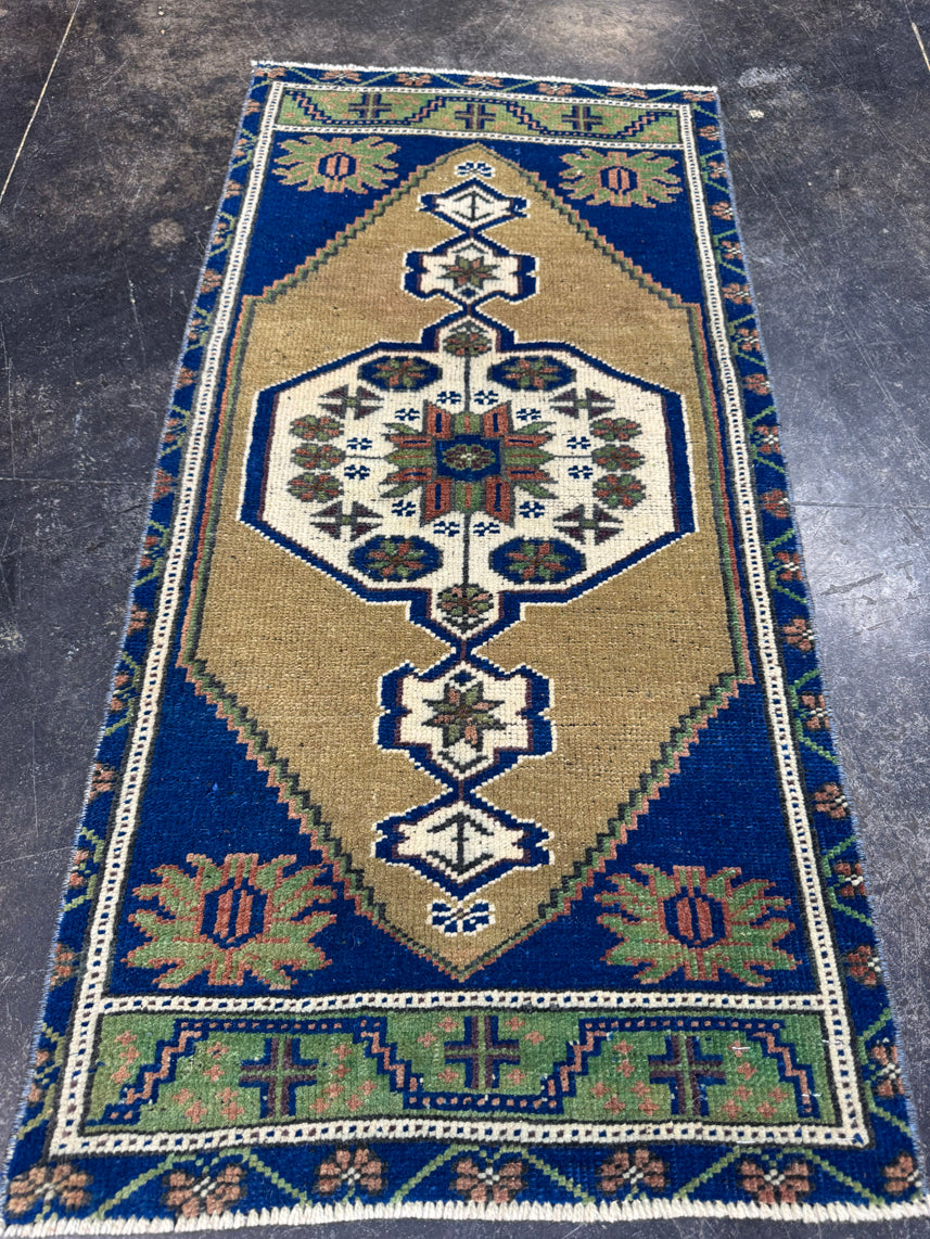Turkish Yastik Rug 1'7" x 3'2" #24127