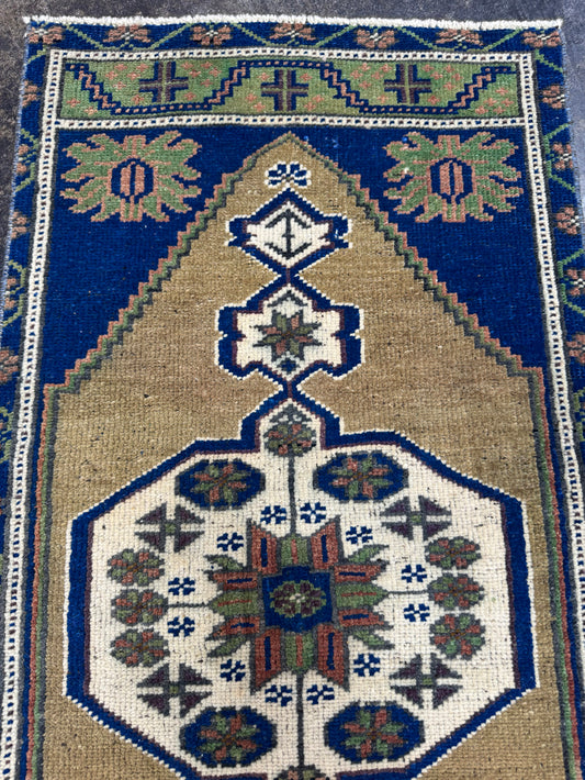 Turkish Yastik Rug 1'7" x 3'2" #24127