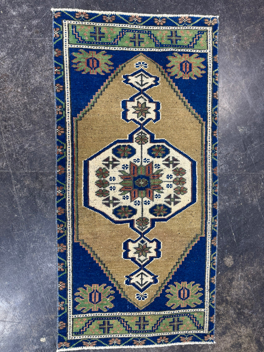 Turkish Yastik Rug 1'7" x 3'2" #24127