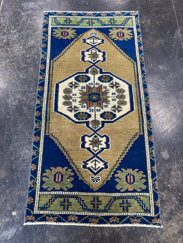 Turkish Yastik Rug 1'7" x 3'2" #24127