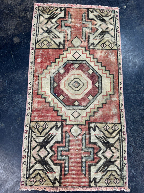 Turkish Yastik Rug 1'6" x 2'10" #24118