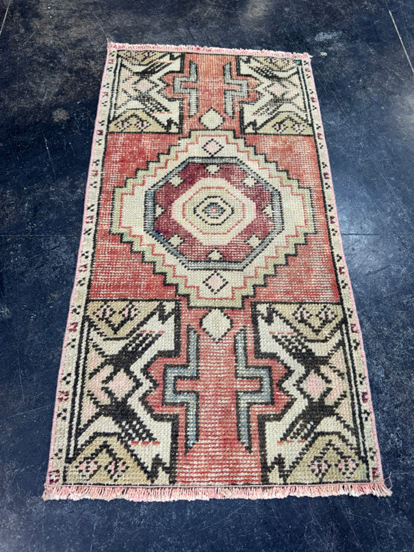 Turkish Yastik Rug 1'6" x 2'10" #24118